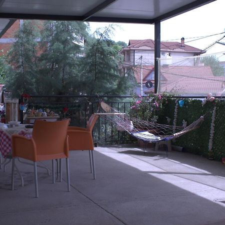 Adem'S Cozy Terrace Retreat Bed & Breakfast Skopje Luaran gambar